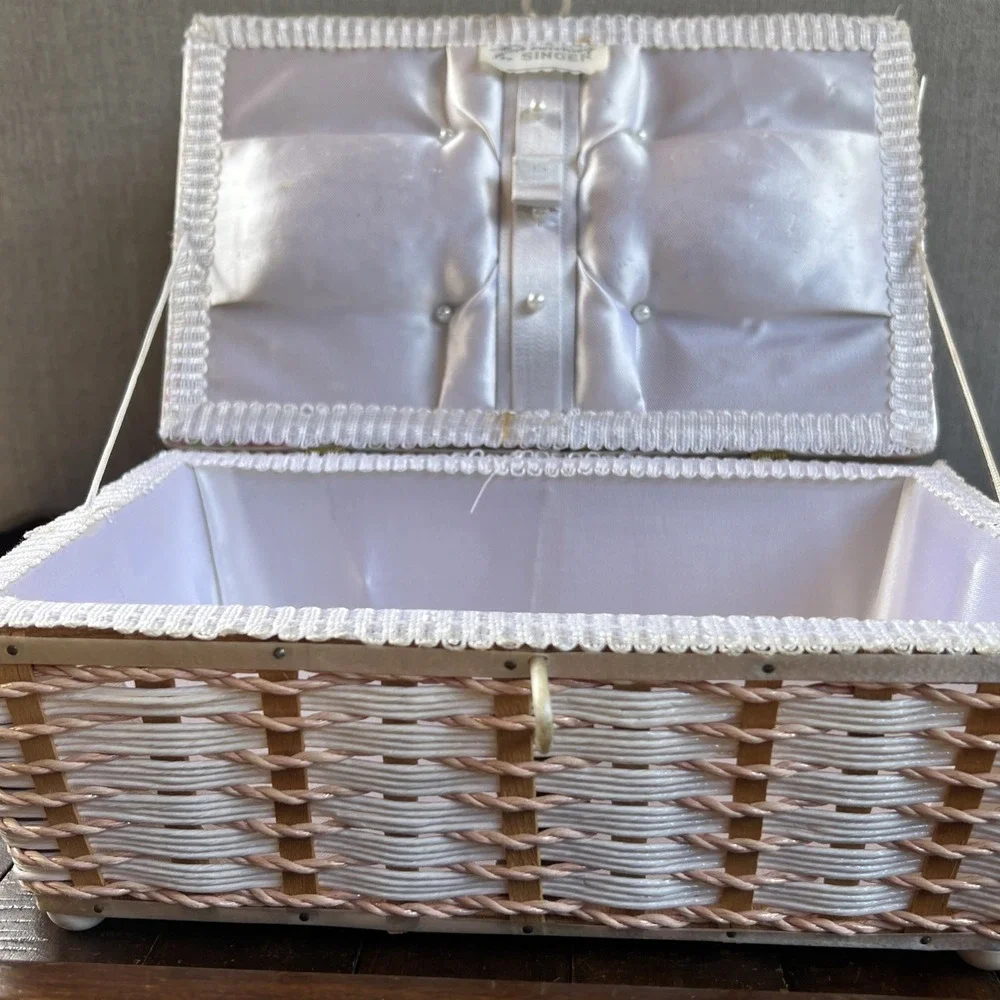 Vintage Singer Sewing Basket Rectangular Woven Wicker‎ Box w/ Handles